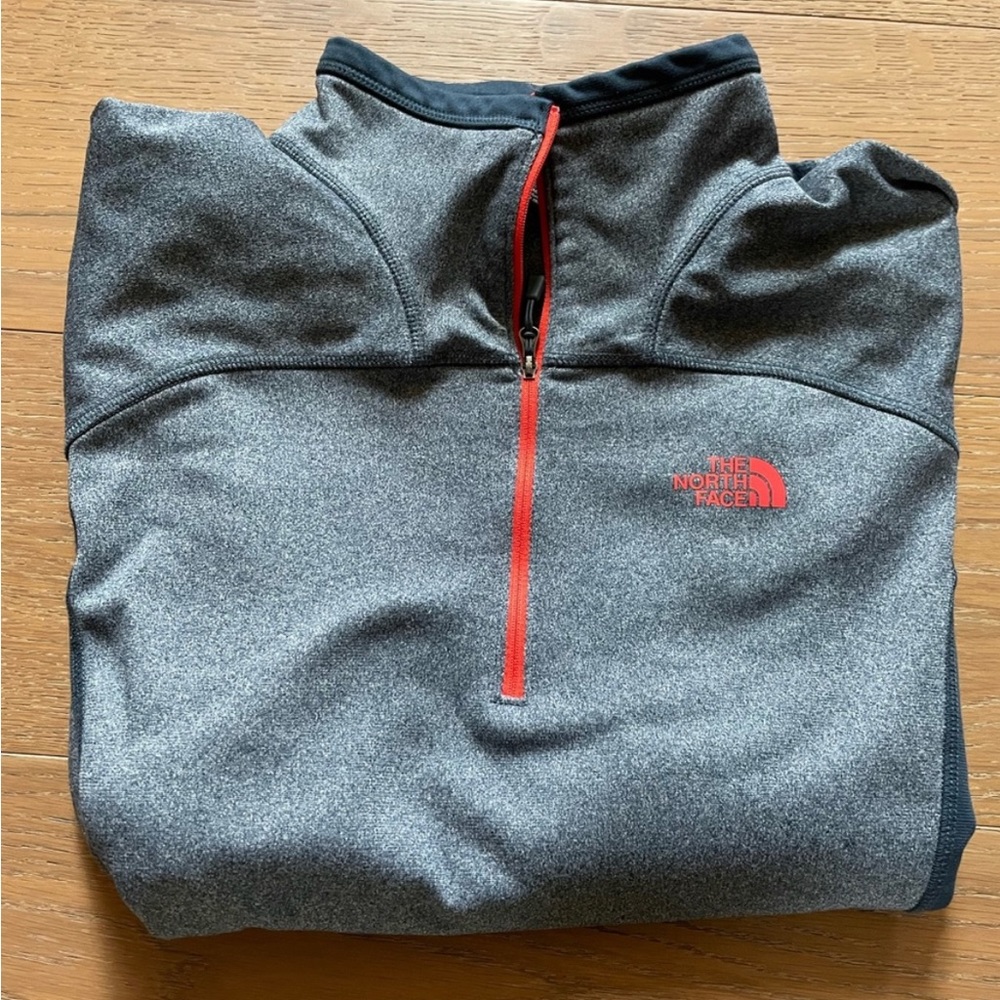 Men’s Large North Face 1/2 Zip. Great Condition. Worn only 2 times.